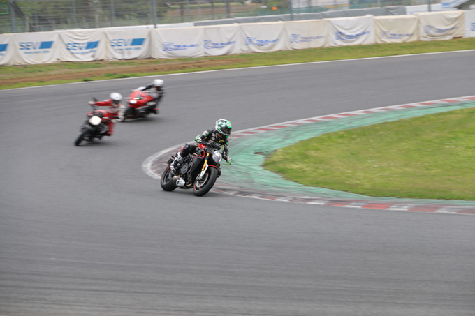 自分の愛車でサーキットを走ってみたい！プレミアムな休日「KUSHITANI RIDING MEETING」の画像12