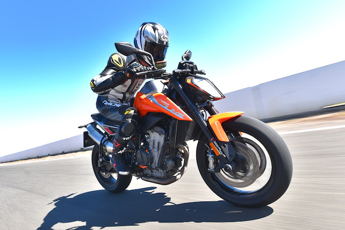 バイクをズバっと“言い”斬り！／KTM 7車種をひと言インプレ!!の画像