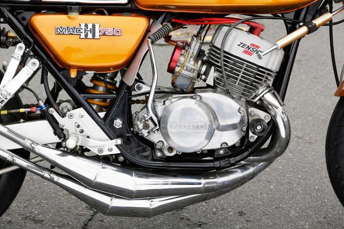 迫力満点のチャンバーと足周り！ インパクト抜群のカワサキ750SS H2の画像