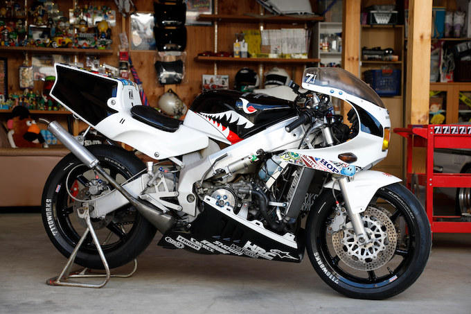 【愛車と棲まう絶版車ガレージ】内藤智和さん（7110WORKS）＆ホンダ NSR250Rの画像