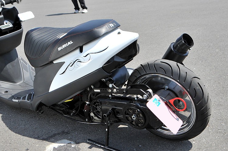 スズキ アドレスV125 プロが造るカスタム ビッグスクーターならバイク