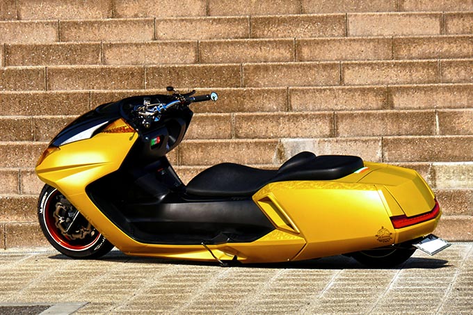 マグザムをシンプルローダウンスタイルに見せるために隠された大技が必見 プロが造るカスタム ビッグスクーターならバイクブロス