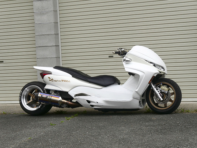 エンジンスワップによるハードカスタムフォルツァ プロが造るカスタム ビッグスクーターならバイクブロス