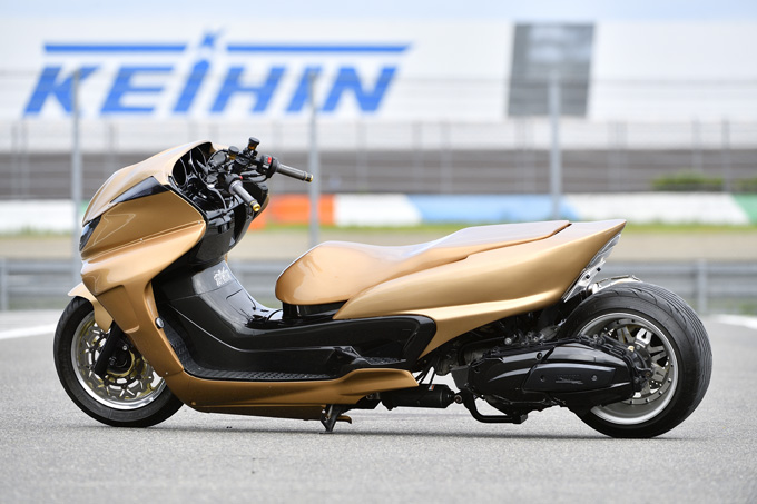 400ccの魅力をハードスタイルで表現したグランドマジェスティのカスタム画像