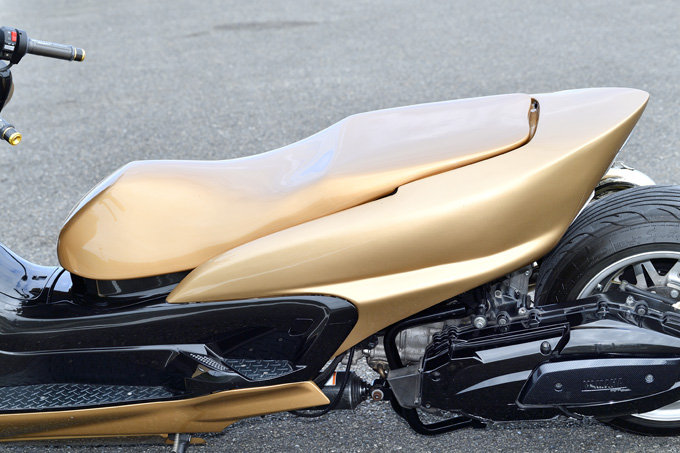 400ccの魅力をハードスタイルで表現したグランドマジェスティのカスタム画像