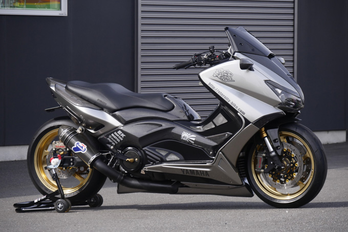 TMAX530にYZF-R6用フロントフォークを流用の画像