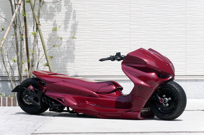 定番となったSS系フェイスのマジェスティC プロが造るカスタム ビッグスクーターならバイクブロス