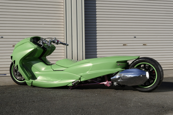 ヤマハ4D9マジェスティを彩る不変デザインのビッグスクーターカスタム プロが造るカスタム ビッグスクーターならバイクブロス