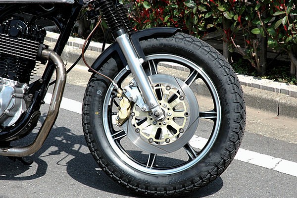 ヤマハ SR400 プロが造るカスタム バイクブロス