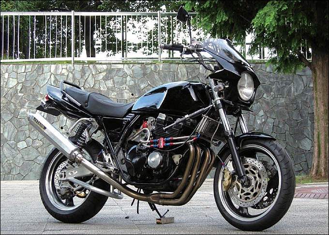 ヤマハ XJR400