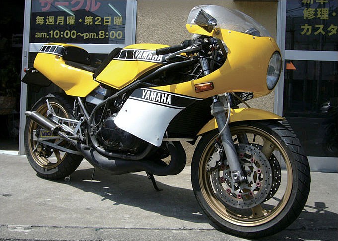 ヤマハ RZ250R