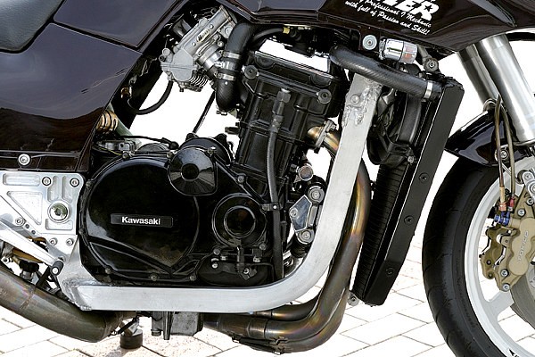 カワサキ GPZ900R プロが造るカスタム バイクブロス