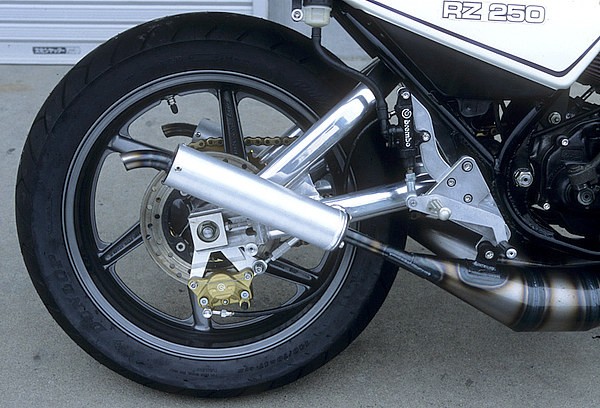 ヤマハ RZ250 プロが造るカスタム バイクブロス