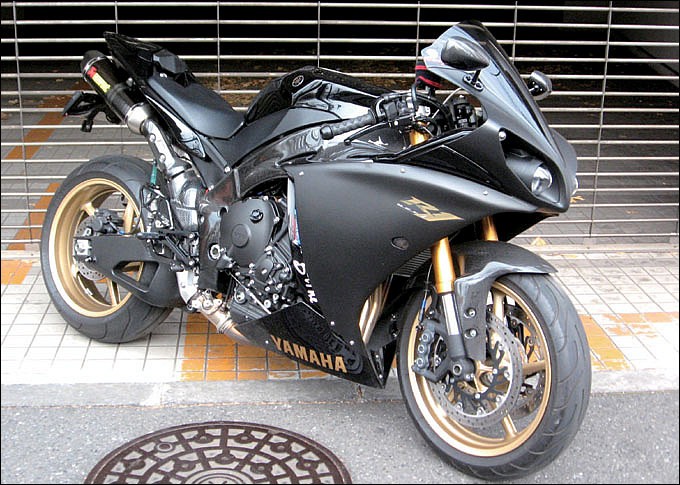 ヤマハ YZF-R1