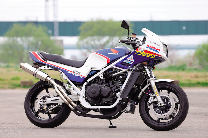 GMBグリフィンモータービルド VF1000R（ホンダ VF1000R）のカスタム画像