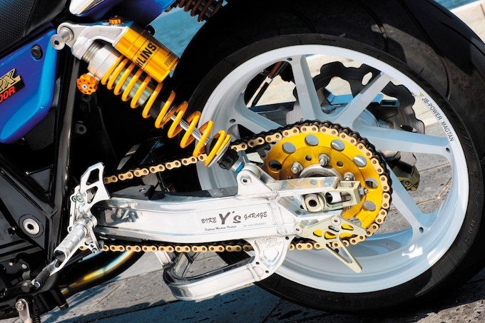 バイクガレージY's ZRX1200R（カワサキ ZRX1200R）のカスタム画像