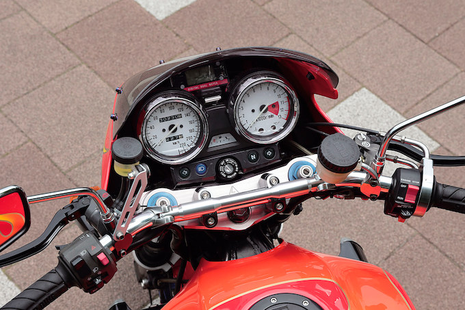 RED MOTOR ZRX1100（カワサキ ZRX1100）のカスタム画像