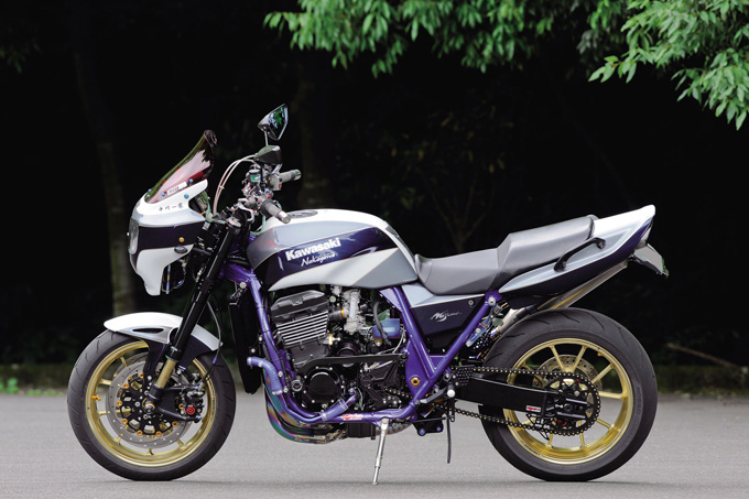 TRADING GARAGE NAKAGAWA ZRX1200R（カワサキ ZRX1200R）のカスタム画像