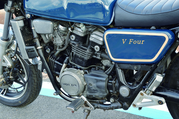 AUTO RESTORE KOMATSU VF750MAGNA（ホンダ VF750MAGNA）のカスタム画像