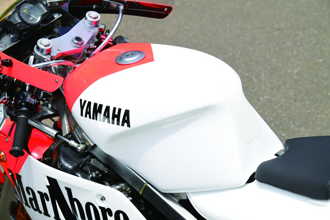 QUALITY WORKS RZV500R（ヤマハ RZV500R）のカスタム画像