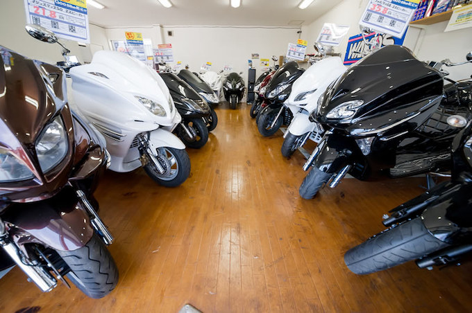 グランドライン横浜店 バイクブロス マガジンズ