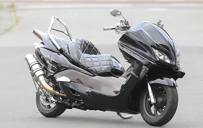 ビッグスクーターの上質なフルカスタムをリーズナブルに提供してくれる