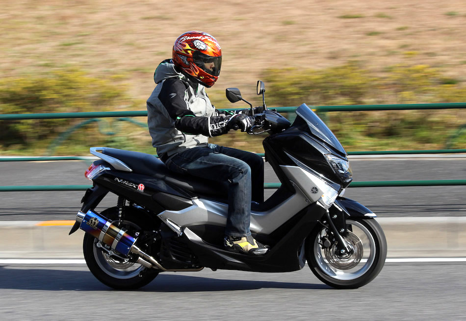 Nmaxの走りを変えるsp忠男のフルエキマフラーpower Box Full 原付 ミニバイクならバイクブロス