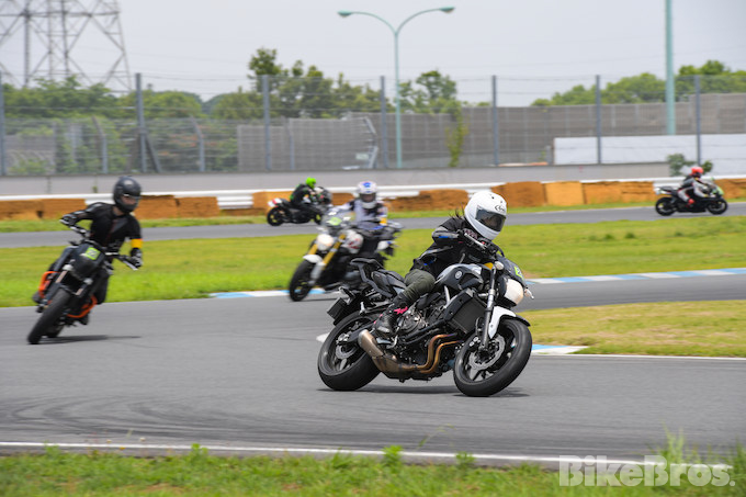 女子も初心者もサーキット走行は『BATTLAX FUN ＆ RIDE MEETING』から!!