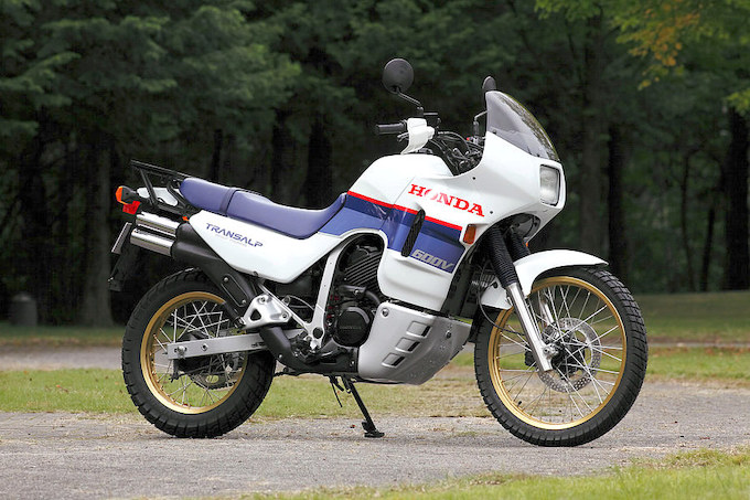 ホンダ アフリカツイン オフロードバイク オフロード・スタイルの大型ツーリングバイク「ホンダ アフリカ