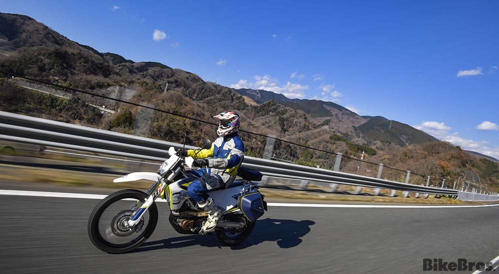 オフロードバイクでは躊躇していた遠い目的地が近くに感じる理由の画像