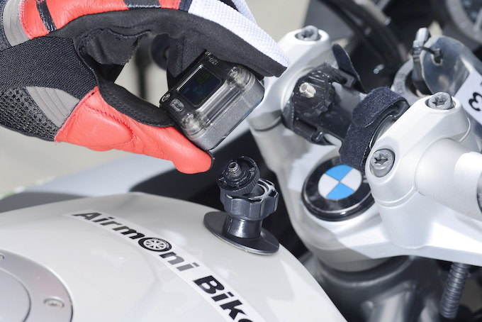 必要な機能を追求したバイク用タイヤ空気圧モニター エアモニバイク 特集記事 最新情報 バイクブロス マガジンズ