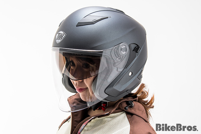 かぶり心地を追求した高機能ジェットヘルメットで毎日を快適に!! 特集記事＆最新情報 バイクブロス・マガジンズ