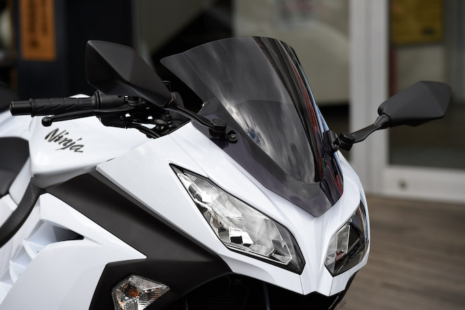 Ninja250にカスタムスクリーンを装着 アクリポイント バイクブロス