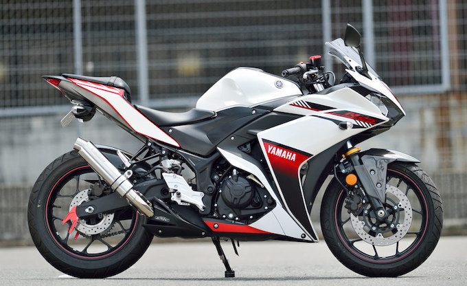 YZF-R25を手軽に楽しくカスタムするオススメパーツとは？ バイクブロス