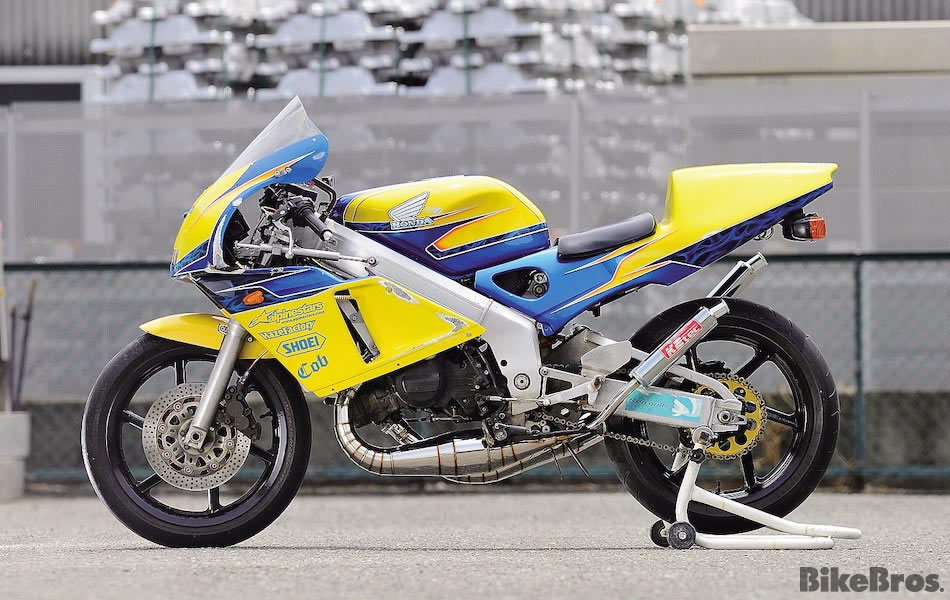 NSR250R SE MC21 純正サイドカウルとアンダーカウル