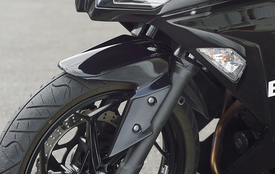 Ninja250RをZX-6R風に変えるカスタム外装キット 才谷屋