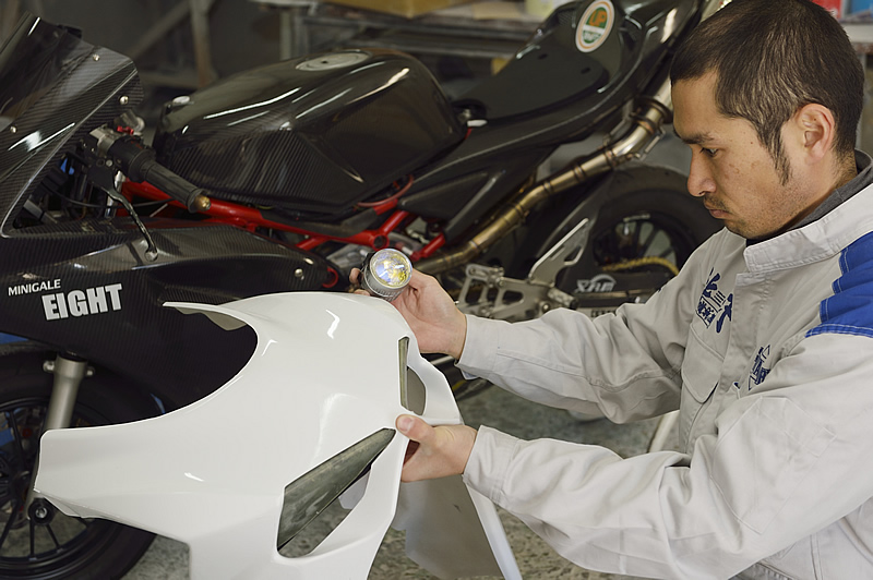 Ninja250RをZX-6R風に変えるカスタム外装キット 才谷屋