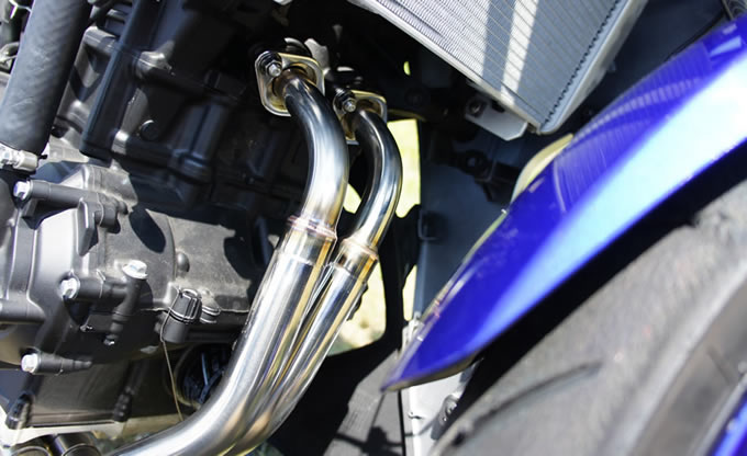 Yzf R25の秘めたるパワーを引き出す月木レーシングのマフラー バイクブロス