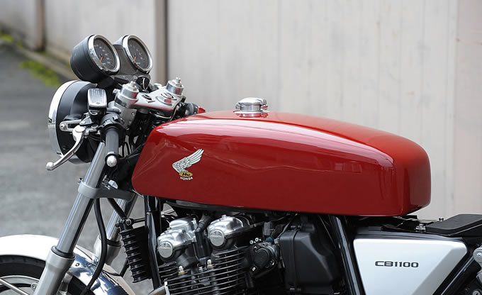 Cb1100のカスタムに蘇る60 S タンク シート変更で伝統的カフェスタイルに バイクブロス