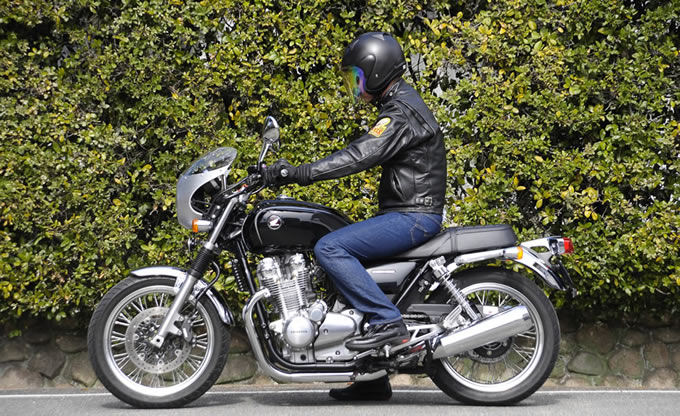 CB1100のカスタムに蘇る60's タンク＆シート変更で伝統的カフェスタイルに バイクブロス