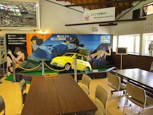 南アルプスビジターセンターは南アルプスを中心とした観光パンフレットが置いてあり、観光案内もしてくれます。休憩コーナーには自然遺産登録を目指す『ルパン三世』の絵が掲げてあります。