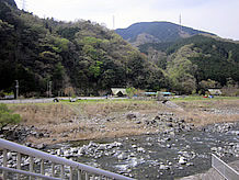 道の駅の向かい側にオートキャンプやデイキャンプが出来る町立河内川ふれあいビレッジがあります。