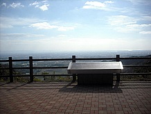見晴らしがよい。天気が良い日は佐賀平野と有明海を眺めることができる。行った日は天気が良かった。
