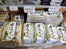 蕎麦で有名な出石に近いので、出石名物の蕎麦が販売されています。