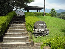 歩いて１分程度のところにあるのが道の駅付属の休憩所もある青雲橋公園。