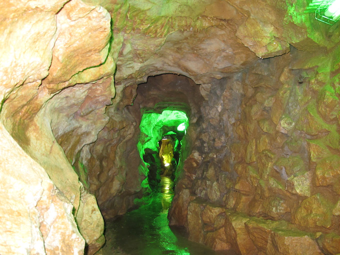 和歌山県で鍾乳洞を探検するの画像