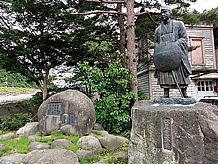 清川関跡＝芭蕉上陸の地。所在地は、庄内町清川字花崎1-1（清川小学校構内）。