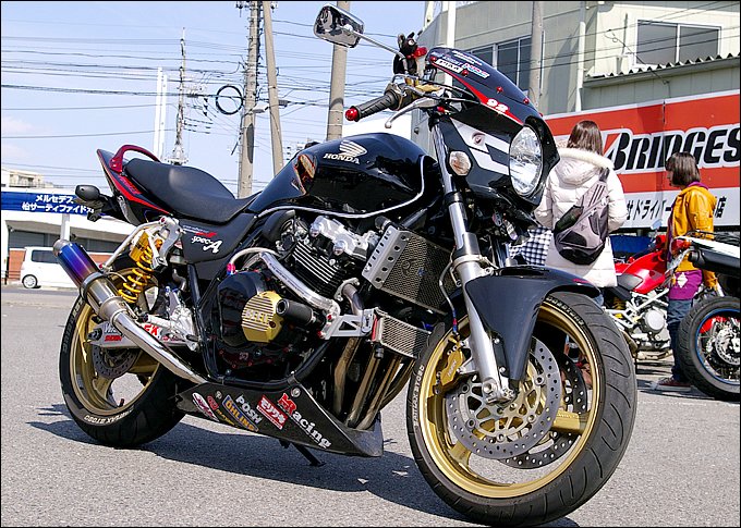 ホンダ Cb400スーパーフォア Vtec Spec3 ユーザーが造るカスタム バイクブロス