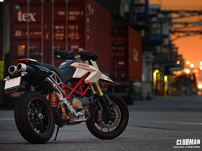 ドゥカティ HYPERMOTARD 1100S