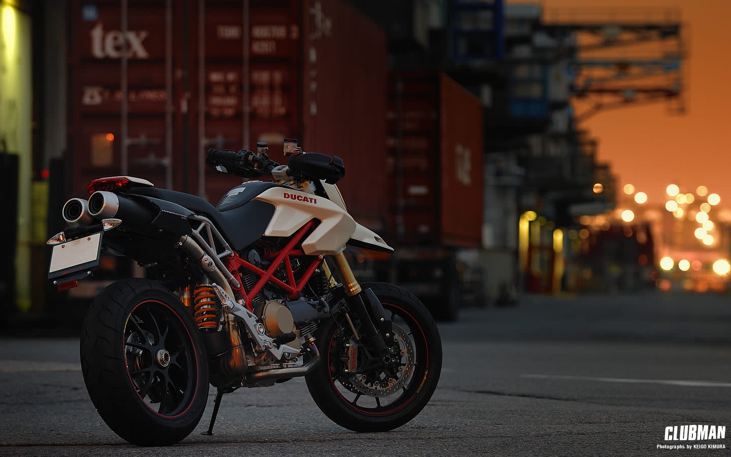 ドゥカティ Hypermotard 1100s バイク壁紙集 オフロードバイクならバイクブロス